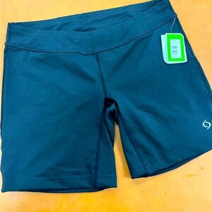 NWT Moving Comfort 7.5” compression shorts